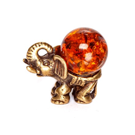 Фигурка &quot;Слон с  шариком на спине&quot;янтарь/ латунь купить в Санкт-Петербурге